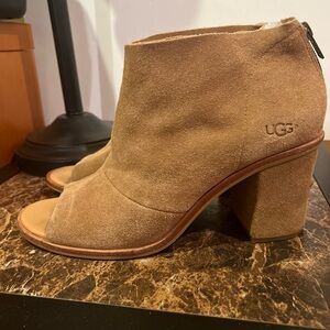 UGG Ginger Booties Open Toe Brown Suede with Suede heel Womens Size 11